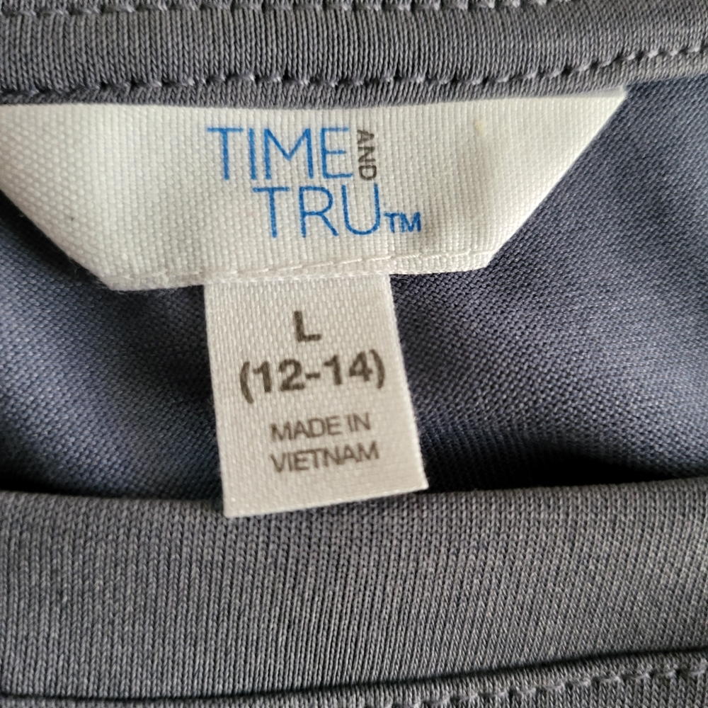Women's Shortsleeve Tops - Picture 7 of 10